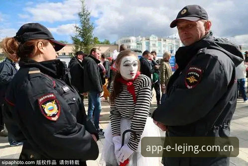 乐竞体育App安卓版 世界杯安保格局生变:英国警员赴美人数骤减背后的深层逻辑与实战解析